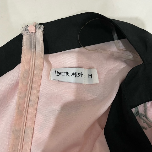 Pink floral off the shoulder playsuit with black detailing - Picture 9 of 9